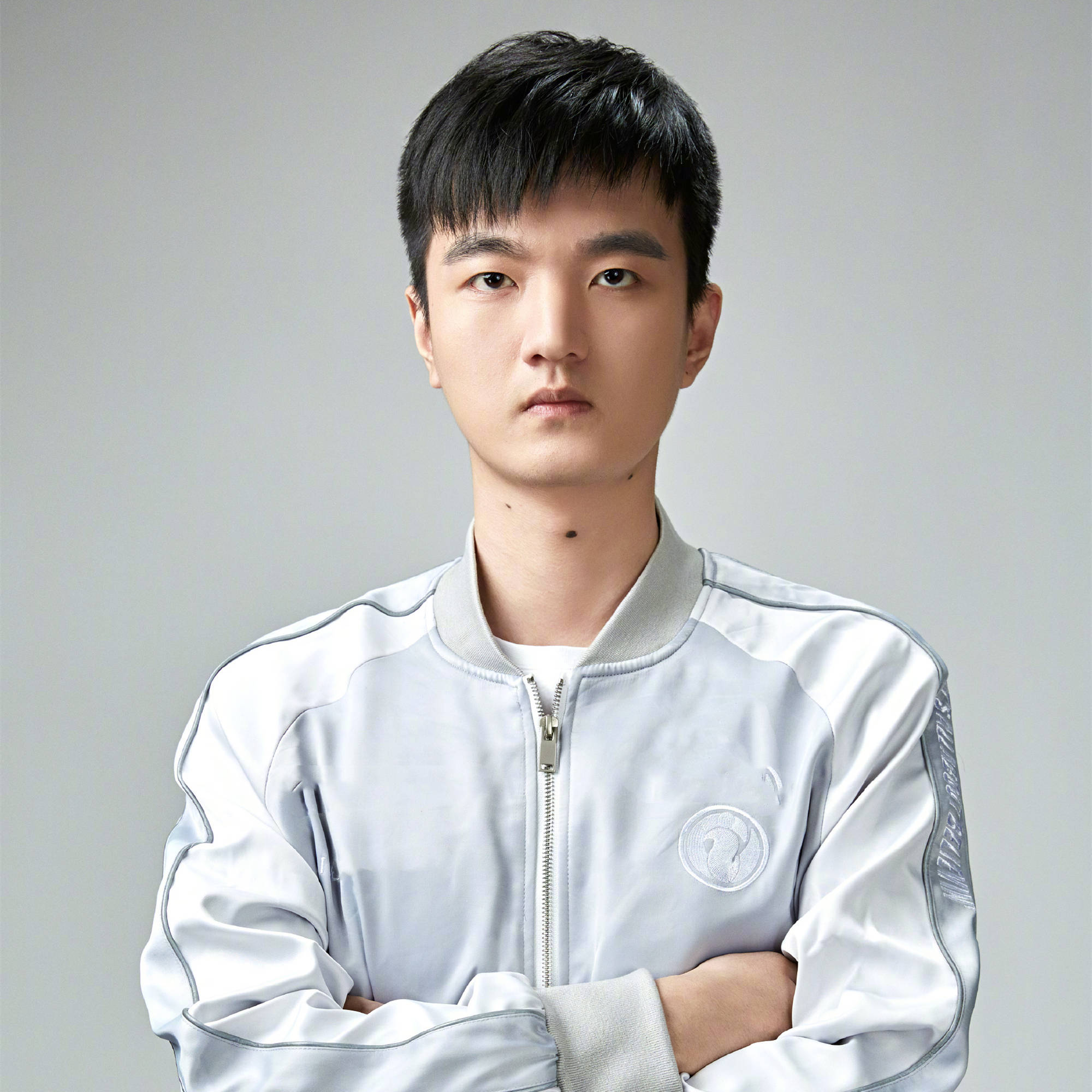 关于《DOTA2》青训队：年轻选手的成长之路与挑战的信息