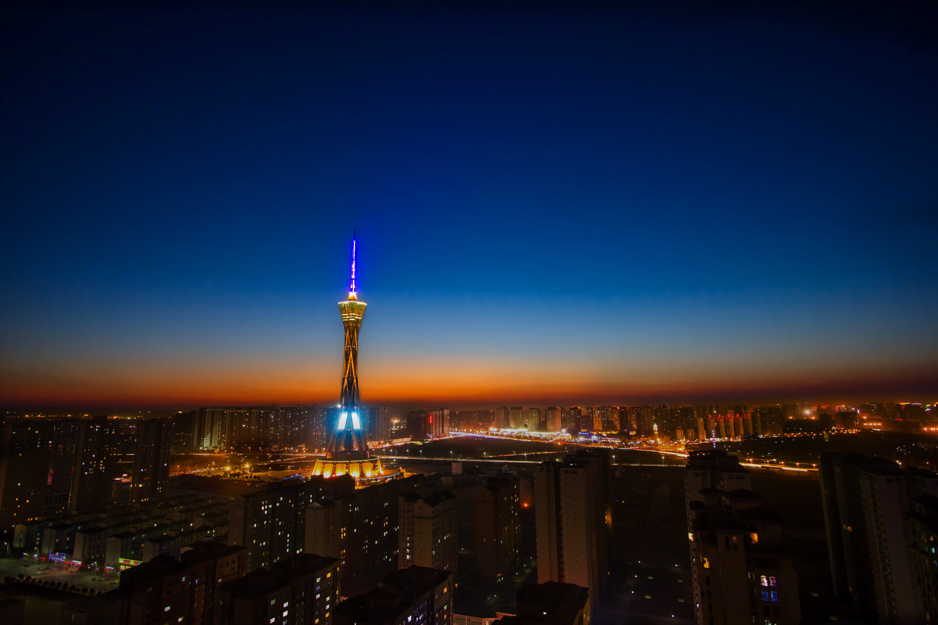 米兰体育APP下载-掩护后选择突破还是后撤跳投的判断依据，篮球后掩护战术